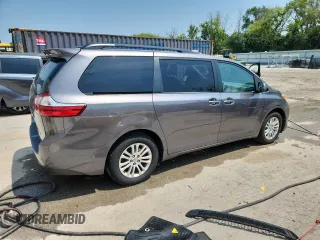 2017 Toyota Sienna XLE Auto Access Seat with VIN 5TDYZ3DC2HS879086, listed as a Copart auction lot 63420055 with 91,918 mi miles and Clean title. Bid and sale history available at DreamBid. Image 3.
