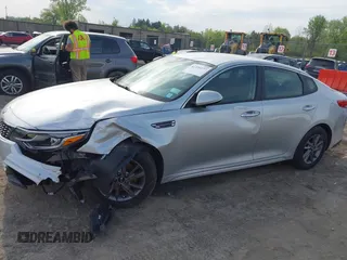 2020 Kia Optima LX z VIN 5XXGT4L38LG444734, wystawiony jako IAAI lot #42220277 z przebiegiem 56 105 mil mil oraz . Historia ofert i sprzedaży dostępna na DreamBid. Obrazek 16.