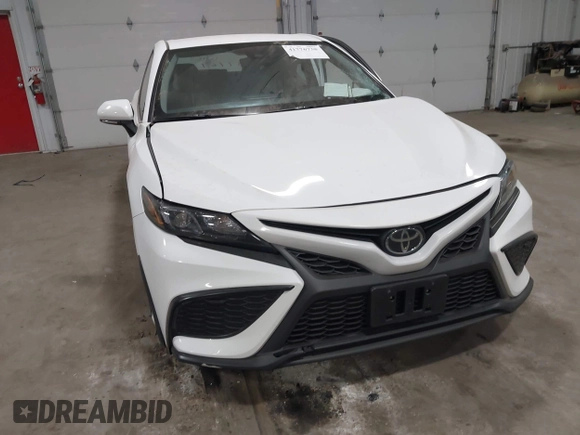 2023 Toyota Camry SE z VIN 4T1G11BK2PU083901, wystawiony jako IAAI lot #41776738 z przebiegiem 31 548 mil mil oraz . Historia ofert i sprzedaży dostępna na DreamBid. Obrazek 6.