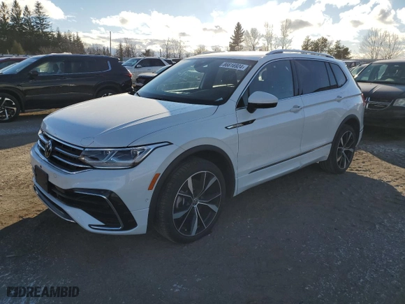 2024 Volkswagen Tiguan SEL R-Line with VIN 3VV4B7AX4RM103708, listed as a Copart auction lot 86616924 with 8,682 mi miles and Clean Title. Bid and sale history available at carsss.com. Image 1.