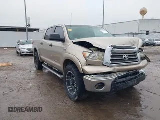 2008 Toyota Tundra z VIN 5TFEV54178X051926, wystawiony jako IAAI lot #41344381 z przebiegiem 237 859 mil mil oraz . Historia ofert i sprzedaży dostępna na DreamBid. Obrazek 1.