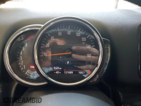 2018 MINI Countryman Cooper with VIN WMZYV5C31J3E03902, listed as a Copart auction lot 78466354 with 121,689 mi miles and Salvage Title. Bid and sale history available at carsss.com. Image 9.