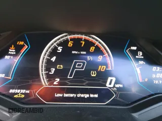 2022 Lamborghini Huracan z VIN ZHWUT5ZF9NLA17926, wystawiony jako Copart lot #83543394 z przebiegiem 5 830 mil mil oraz Szkoda całkowita • Salvage title. Historia ofert i sprzedaży dostępna na DreamBid. Obrazek 9.