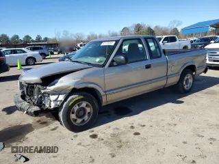 1999 GMC Sonoma SLS with VIN 1GTCS19X9X8508119, listed as a Copart auction lot 42138855 with 70,547 mi miles and Salvage Title. Bid and sale history available at carsss.com. Image 1.