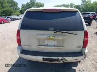 2008 Chevrolet Tahoe LTZ with VIN 1GNFK13088R224802, listed as a IAAI auction lot 42582055 with 299,194 mi miles and . Bid and sale history available at DreamBid. Image 16.