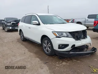 2019 Nissan Pathfinder S z VIN 5N1DR2MM1KC645527, wystawiony jako IAAI lot #41508698 z przebiegiem 144 304 mil mil oraz . Historia ofert i sprzedaży dostępna na DreamBid. Obrazek 1.