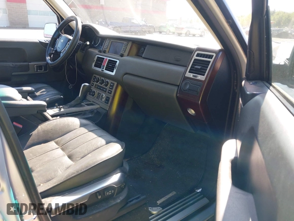2004 Land Rover Range Rover HSE z VIN SALME11484A163403, wystawiony jako IAAI lot #42323608 z przebiegiem 184 889 mil mil oraz . Historia ofert i sprzedaży dostępna na DreamBid. Obrazek 5.