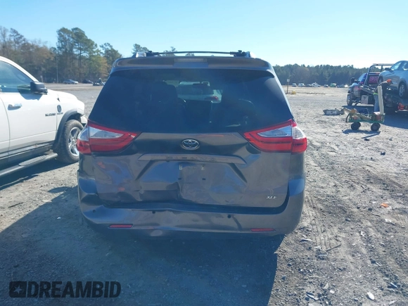 2016 Toyota Sienna XLE with VIN 5TDYK3DCXGS706385, listed as a IAAI auction lot 41286243 with 138,553 mi miles. Bid and sale history available at carsss.com. Image 16.