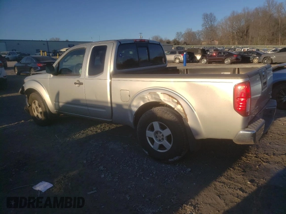 2005 Nissan Frontier SE z VIN 1N6AD06W75C445259, wystawiony jako Copart lot #88346765 z przebiegiem 126 706 mil mil oraz Szkoda całkowita • Salvage title. Historia ofert i sprzedaży dostępna na DreamBid. Obrazek 2.