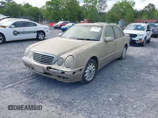 2000 Mercedes-Benz E 320 z VIN WDBJF65J6YB107172, wystawiony jako IAAI lot #42004480 z przebiegiem 149 432 mil mil oraz . Historia ofert i sprzedaży dostępna na DreamBid. Obrazek 2.