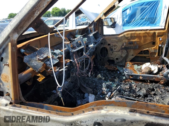 2008 Ford F-250 XL z VIN 1FTSX21R08EC09041, wystawiony jako Copart lot #61073675 z przebiegiem Nie podano mil oraz Szkoda całkowita • Salvage title. Historia ofert i sprzedaży dostępna na DreamBid. Obrazek 7.