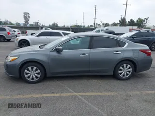 2018 Nissan Altima SV with VIN 1N4AL3AP3JC162204, listed as a IAAI auction lot 41903783 with 95,849 mi miles and . Bid and sale history available at carsss.com. Image 14.