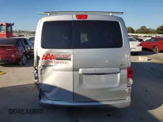 2018 Nissan NV200 S z VIN 3N6CM0KN7JK704620, wystawiony jako Copart lot #74920384 z przebiegiem 225 431 mil mil oraz Szkoda całkowita • Salvage title. Historia ofert i sprzedaży dostępna na DreamBid. Obrazek 6.