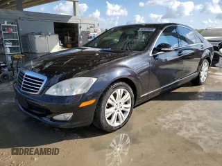 2009 Mercedes-Benz S-Class 5.5L V8 with VIN WDDNG86X19A249859, listed as a Copart auction lot 44167025 with 136,116 mi miles and Salvage Title. Bid and sale history available at carsss.com. Image 1.