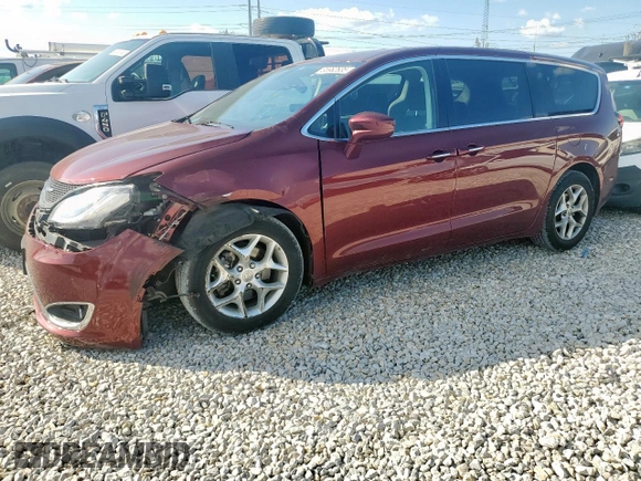 2018 Chrysler Pacifica Touring Plus with VIN 2C4RC1FG3JR125624, listed as a Copart auction lot 55962635 with 99,806 mi miles and Salvage title. Bid and sale history available at DreamBid. Image 1.
