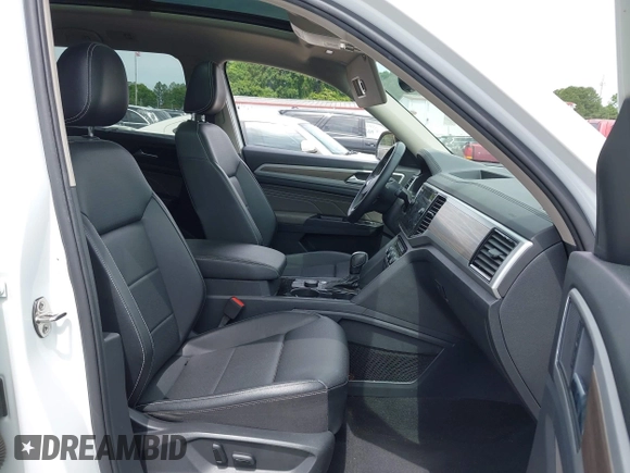 2021 Volkswagen Atlas SEL with VIN 1V2BR2CA4MC541523, listed as a IAAI auction lot 42326498 with 84,090 mi miles and . Bid and sale history available at DreamBid. Image 5.