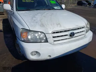 2006 Toyota Highlander w/3rd Row with VIN JTEDP21A460097918, listed as a IAAI auction lot 41439165 with 227,331 mi miles. Bid and sale history available at carsss.com. Image 6.