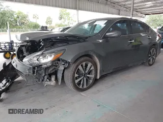 2017 Nissan Altima SL z VIN 1N4AL3AP7HC492566, wystawiony jako IAAI lot #42193702 z przebiegiem 165 566 mil mil oraz . Historia ofert i sprzedaży dostępna na DreamBid. Obrazek 17.