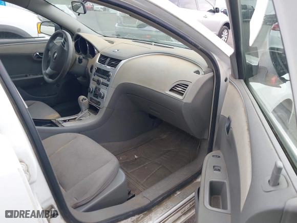 2009 Chevrolet Malibu LS w/1FL with VIN 1G1ZG57B694113828, listed as a IAAI auction lot 42085242 with 237,077 mi miles. Bid and sale history available at carsss.com. Image 5.