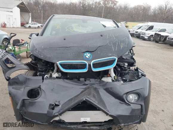 2015 BMW i3 with VIN WBY1Z4C5XFV501268, listed as a IAAI auction lot 41028732 with NaN miles. Bid and sale history available at carsss.com. Image 12.