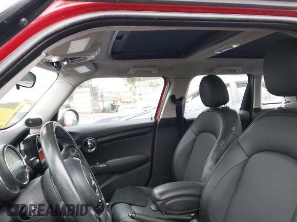 2015 MINI Hardtop 4 Door with VIN WMWXS5C59FT832549, listed as a IAAI auction lot 42106686 with 149,358 mi miles and . Bid and sale history available at DreamBid. Image 14.