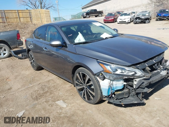 2019 Nissan Altima 2.5 Platinum with VIN 1N4BL4FW9KC139697, listed as a IAAI auction lot 41894849 with 135,105 mi miles. Bid and sale history available at carsss.com. Image 1.