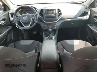 2015 Jeep Cherokee Sport z VIN 1C4PJLAB1FW632654, wystawiony jako Copart lot #65179455 z przebiegiem 220 647 mil mil oraz Szkoda całkowita • Salvage title. Historia ofert i sprzedaży dostępna na DreamBid. Obrazek 8.
