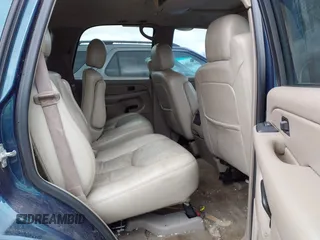 2005 Chevrolet Tahoe Z71 with VIN 1GNEK13Z95R255918, listed as a IAAI auction lot 42033067 with 236,936 mi miles. Bid and sale history available at carsss.com. Image 8.
