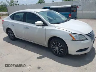 2014 Nissan Sentra SV z VIN 3N1AB7AP4EY332705, wystawiony jako IAAI lot #42046487 z przebiegiem 136 181 mil mil oraz . Historia ofert i sprzedaży dostępna na DreamBid. Obrazek 1.