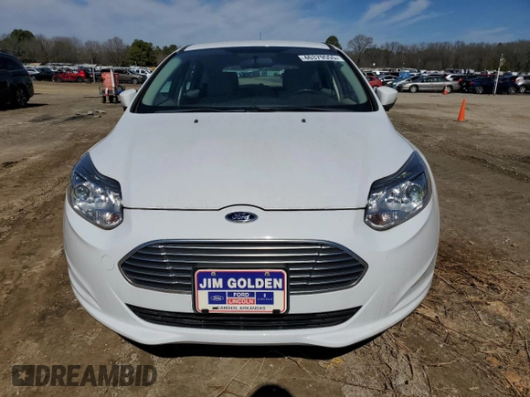 2016 Ford Focus Electric z VIN 1FADP3R42GL277445, wystawiony jako Copart lot #46379555 z przebiegiem 7007 mil mil oraz Tytuł czysty. Historia ofert i sprzedaży dostępna na DreamBid. Obrazek 5.