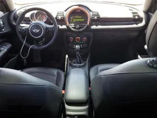 2017 MINI Clubman Cooper with VIN WMWLU1C5XH2C41871, listed as a Copart auction lot 61709154 with 87,570 mi miles and Salvage Title. Bid and sale history available at carsss.com. Image 8.