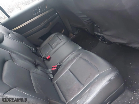 2019 Ford Explorer XLT with VIN 1FM5K7DH1KGB01563, listed as a IAAI auction lot 41548017 with 95,379 mi miles. Bid and sale history available at carsss.com. Image 8.