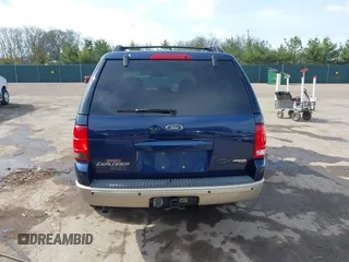 2005 Ford Explorer Eddie Bauer z VIN 1FMZU74K65UA57931, wystawiony jako IAAI lot #42131823 z przebiegiem Nie podano mil oraz . Historia ofert i sprzedaży dostępna na DreamBid. Obrazek 16.