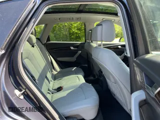 2018 Audi Q5 Premium Plus with VIN WA1BNAFY8J2224078, listed as a Copart auction lot 49010615 with 33,307 mi miles and Salvage Title. Bid and sale history available at carsss.com. Image 6.