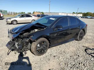 2025 Toyota Camry LE z VIN 4T1DAACK1SU560327, wystawiony jako Copart lot #49123025 z przebiegiem 1 768 mil mil oraz Szkoda całkowita • Salvage title. Historia ofert i sprzedaży dostępna na DreamBid. Obrazek 1.