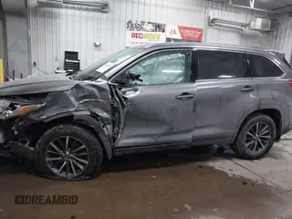 2018 Toyota Highlander SE with VIN 5TDJZRFH5JS902363, listed as a IAAI auction lot 41436569 with 82,905 mi miles and . Bid and sale history available at DreamBid. Image 14.