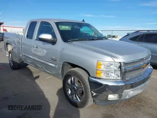 2013 Chevrolet Silverado 1500 LT with VIN 1GCRCSE00DZ389176, listed as a IAAI auction lot 40842969 with 177,173 mi miles and . Bid and sale history available at DreamBid. Image 1.