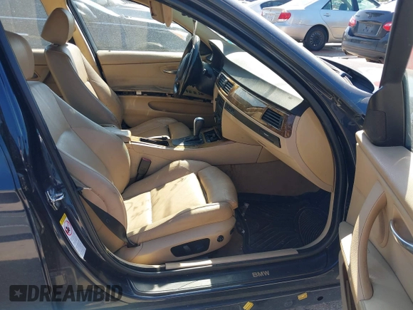 2006 BMW 3 Series 325i with VIN WBAVB175X6NK31214, listed as a IAAI auction lot 42235646 with Not provided miles and . Bid and sale history available at DreamBid. Image 5.