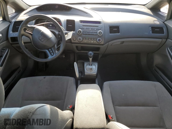 2008 Honda Civic LX z VIN 1HGFA16588L075606, wystawiony jako Copart lot #55765845 z przebiegiem 201 896 mil mil oraz Szkoda całkowita • Salvage title. Historia ofert i sprzedaży dostępna na DreamBid. Obrazek 8.
