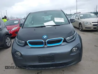 2017 BMW i3 z VIN WBY1Z8C39HV893510, wystawiony jako IAAI lot #41832884 z przebiegiem 59 166 mil mil oraz . Historia ofert i sprzedaży dostępna na DreamBid. Obrazek 12.