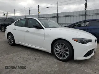 2024 Alfa Romeo Giulia Veloce z VIN ZARFAMBN4R7684973, wystawiony jako Copart lot #55316335 z przebiegiem 5175 mil mil oraz Tytuł czysty. Historia ofert i sprzedaży dostępna na DreamBid. Obrazek 4.