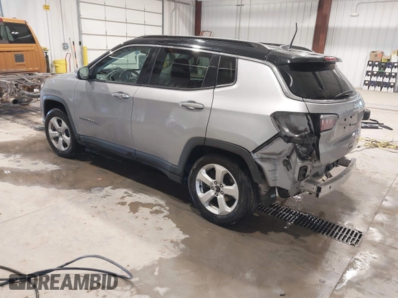 2018 Jeep Compass Latitude with VIN 3C4NJCBB3JT408614, listed as a IAAI auction lot 41301493 with 92,647 mi miles. Bid and sale history available at carsss.com. Image 3.