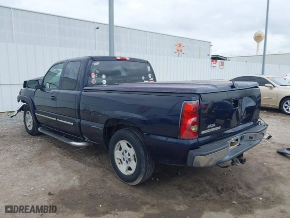 2007 Chevrolet Silverado 1500 Classic LT1 with VIN 1GCEC19ZX7Z135531, listed as a IAAI auction lot 41472085 with 251,040 mi miles. Bid and sale history available at carsss.com. Image 3.