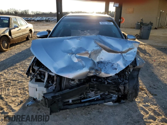 2016 Toyota Camry XLE with VIN 4T4BF1FK4GR583070, listed as a Copart auction lot 42371685 with 109,162 mi miles and Salvage Title. Bid and sale history available at carsss.com. Image 5.