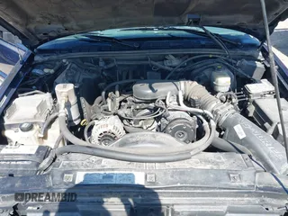 2002 Chevrolet S-10 LS with VIN 1GCCS19W328199974, listed as a IAAI auction lot 41986953 with 194,097 mi miles. Bid and sale history available at carsss.com. Image 10.