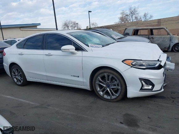 2019 Ford Fusion Hybrid Titanium with VIN 3FA6P0RU2KR104817, listed as a IAAI auction lot 41695813 with NaN miles. Bid and sale history available at carsss.com. Image 13.