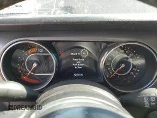 2022 Jeep Wrangler Unlimited Willys with VIN 1C4HJXDMXNW254583, listed as a Copart auction lot 70820684 with 42,931 mi miles and Salvage Title. Bid and sale history available at DreamBid. Image 9.