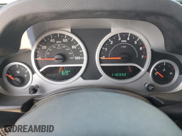 2010 Jeep Wrangler Unlimited Rubicon with VIN 1J4HA6H15AL225234, listed as a Copart auction lot 61270505 with 110,332 mi miles and Clean title. Bid and sale history available at DreamBid. Image 9.