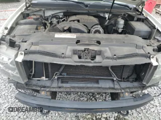 2010 Chevrolet Suburban LT z VIN 1GNUCJE02AR100256, wystawiony jako Copart lot #49978905 z przebiegiem 257 826 mil mil oraz Szkoda całkowita • Salvage title. Historia ofert i sprzedaży dostępna na DreamBid. Obrazek 12.