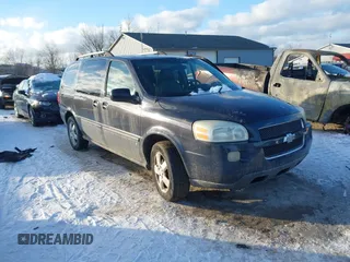 2008 Chevrolet Uplander LT w/1LT with VIN 1GNDV33138D203761, listed as a IAAI auction lot 41320741 with 178,372 mi miles. Bid and sale history available at carsss.com. Image 1.